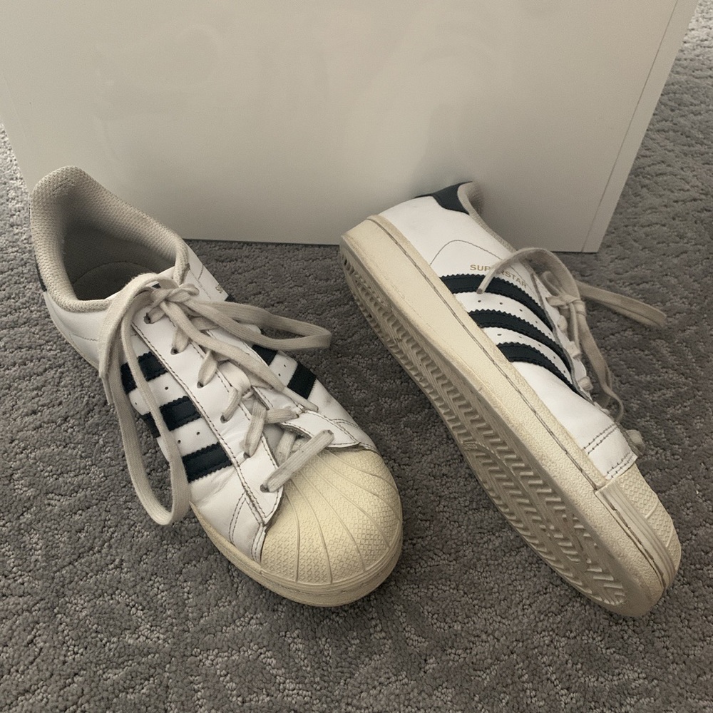 Adidas superstars